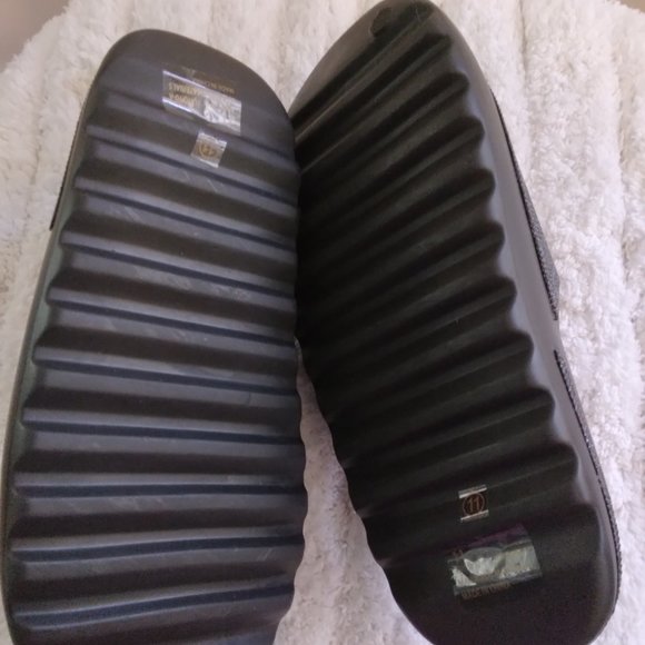 AKIRA SLIDE - Picture 2 of 3